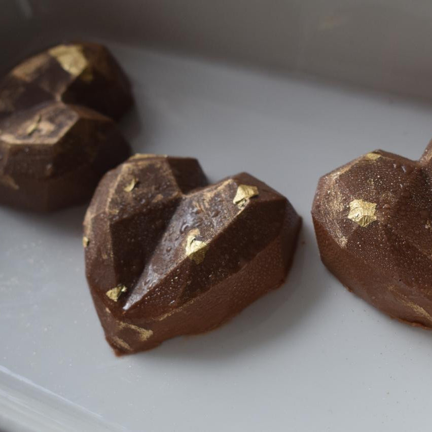 PISTACHIO HEARTBEAT CHOCOLATE | THECHOCOLATEDAZE