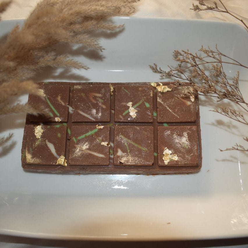 KUNAFA CRUNCH BAR CHOCOLATE | THECHOCOLATEDAZE