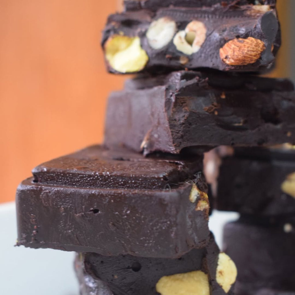 NUTTY DARK BAR CHOCOLATE | THECHOCOLATEDAZE